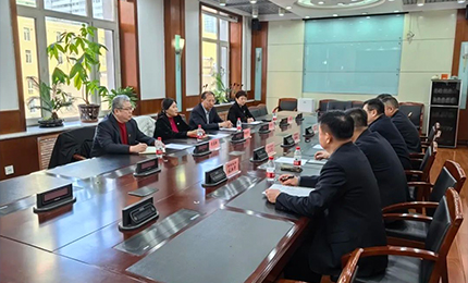 龙8中国官网唯一入口董事长胡晓萍、总裁芦传有赴黑龙江省药品监督管理局座谈交流